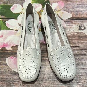 G.Wiz Madge Sz 11 White flats with intricate cutout design & padded insole NEW!